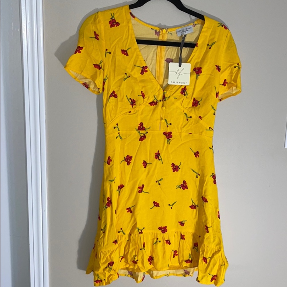 NWT gorgeous yellow floral dress